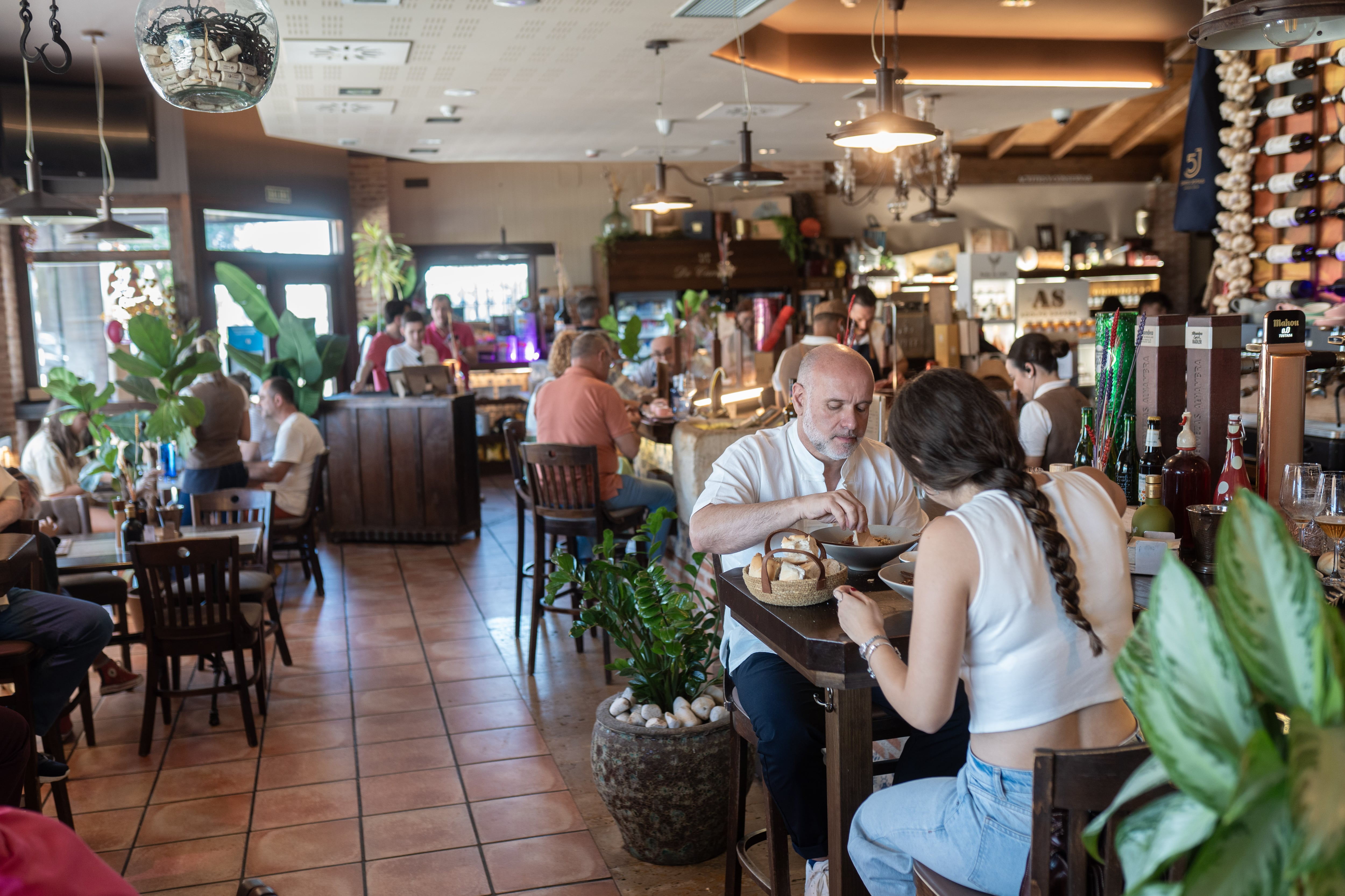 Vínculo familiar y alimentación: cómo padres y madres moldean la percepción del cuerpo de las niñas y niños