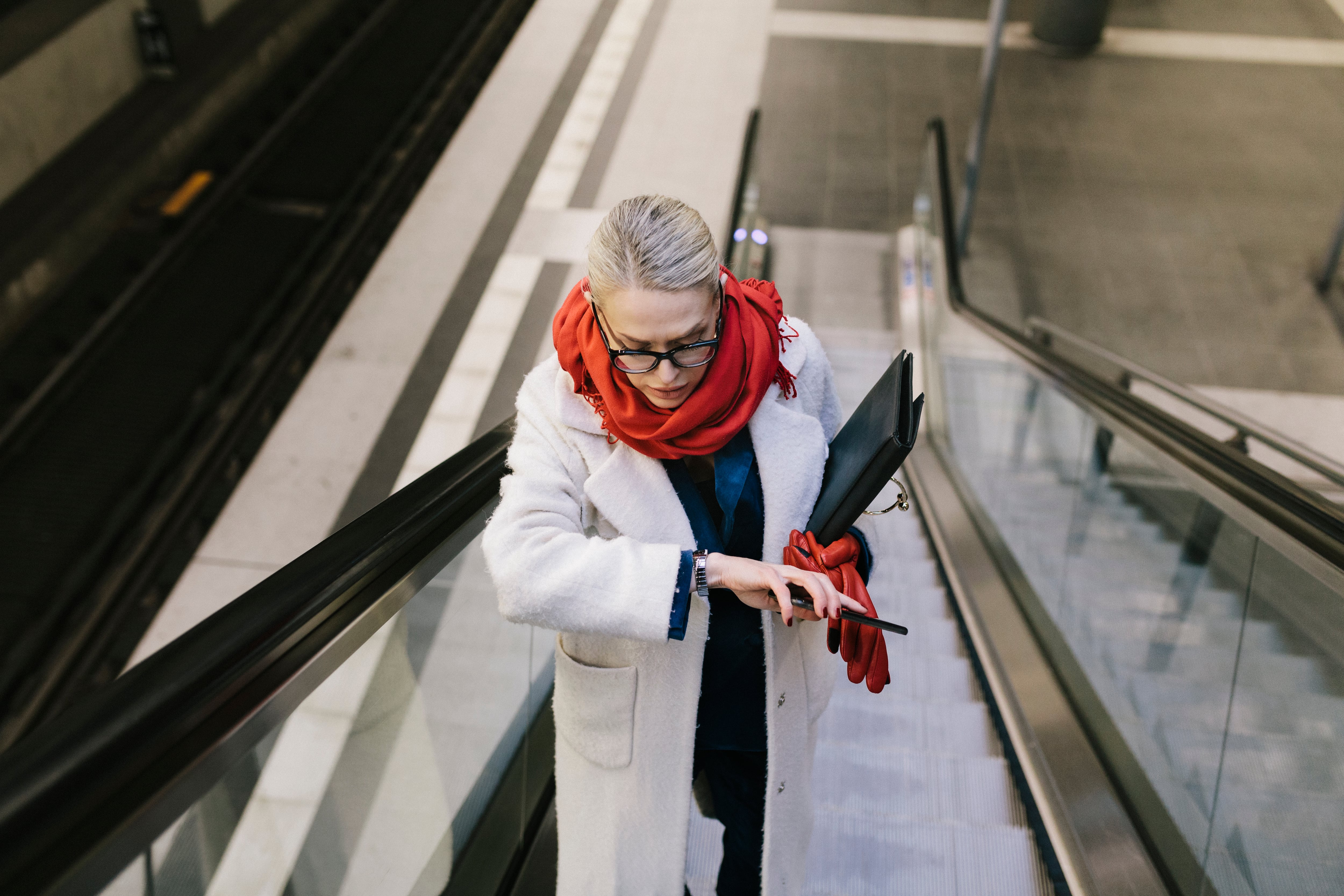 ¿Por qué algunas personas llegan con extrema antelación a las citas o eventos? Explicaciones y algunos consejos