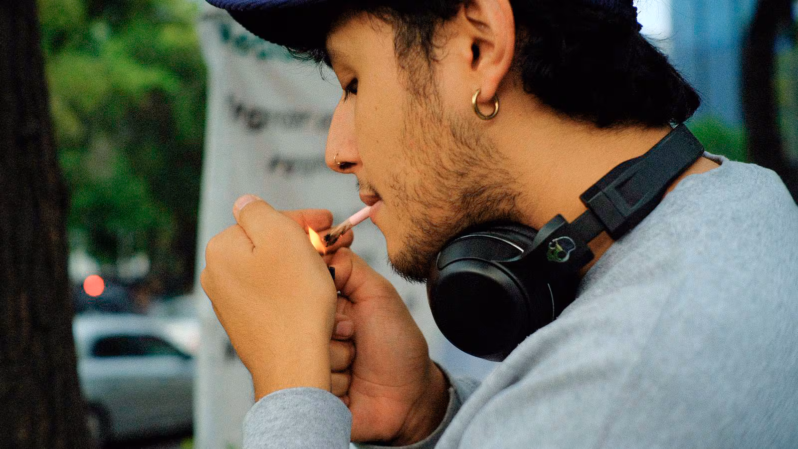 El desconocido síndrome que acecha a los consumidores diarios de cannabis: crisis de vómitos, náuseas y dolor abdominal